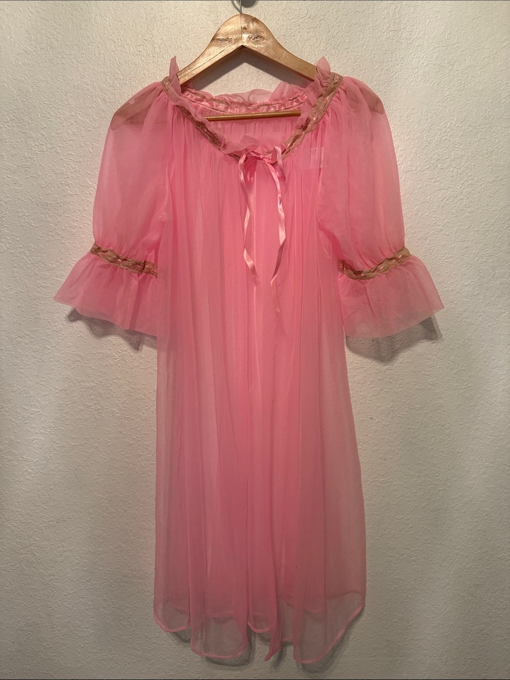 Vintage 60’s boudoir -Pink chiffon Peignoir nightie robe babydoll